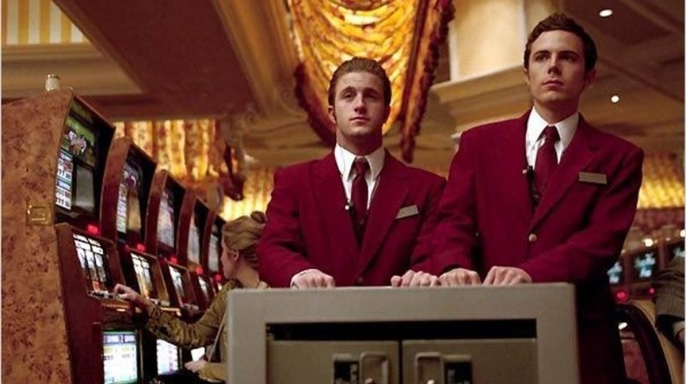 Scott Caan and Casey Affleck in Ocean's Eleven