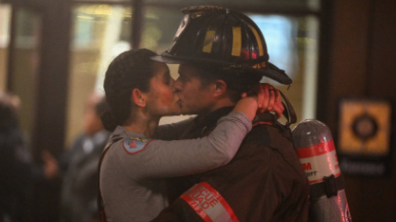 Kelly and Stella kissing on "Chicago Fire"