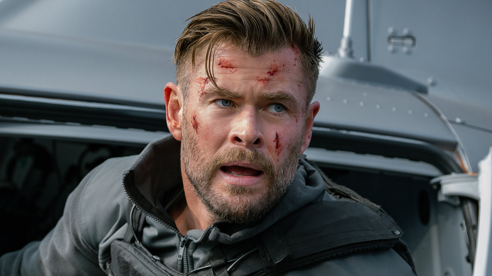 Chris Hemsworth Says Extraction 2's Stunts Are More Extensive Than Marvel's