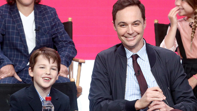 Iain Armitage and Jim Parsons smiling