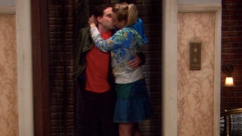 Leonard and Penny kissing in the elevator