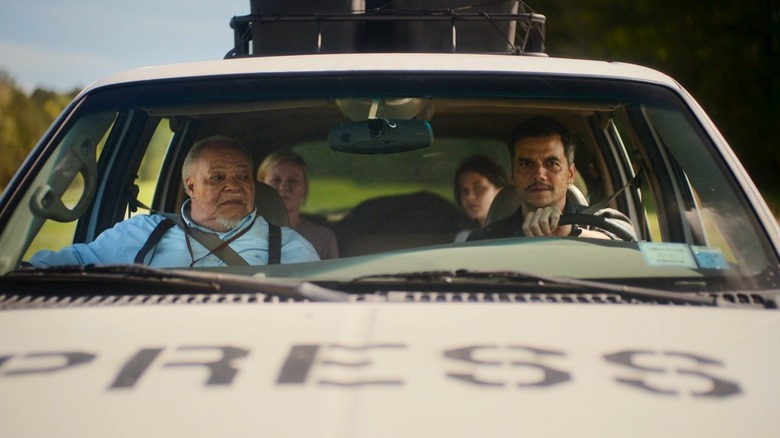 Lee, Joel, Sammy, and Jessie riding in car