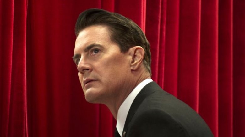 Dale Cooper turns around