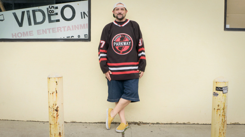 Kevin Smith leaning