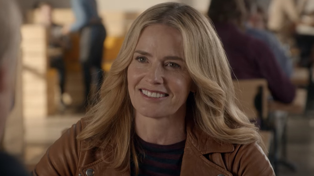 Elisabeth Shue smiling