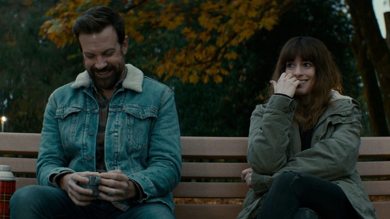 Anne Hathaway and Jason Sudeikis talking