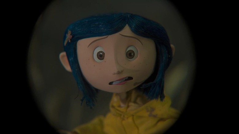 Coraline Jones grimacing in fright