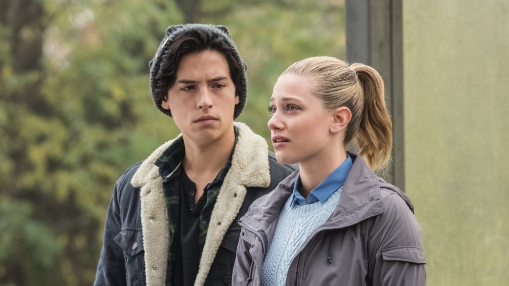 Cole Sprouse and Lili Reinhart on Riverdale season 1