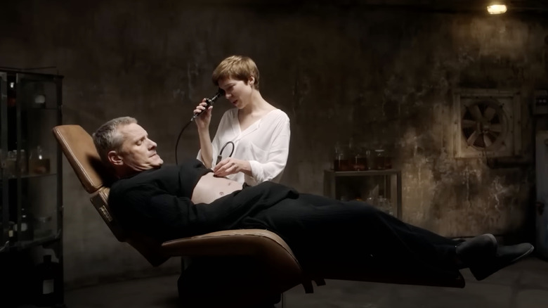 Viggo Mortensen and Lea Seydoux acting in Crimes of the Future