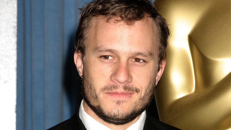 Heath Ledger smiling at Oscars event