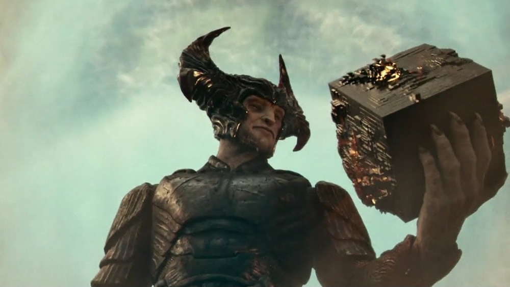 Seppenwolf holding Mother Box