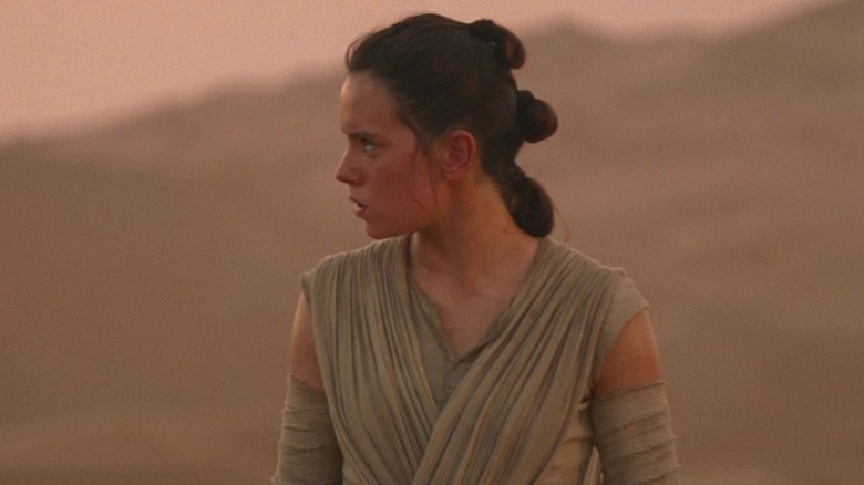 Rey glancing over shoulder