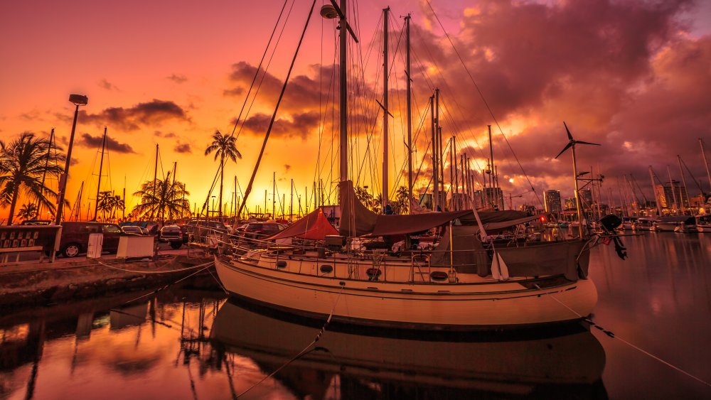 Sailing boats in Hawaii