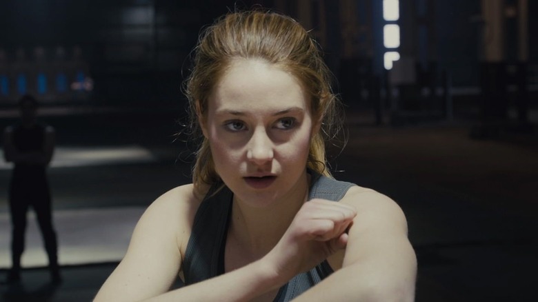 Tris prepares to fight