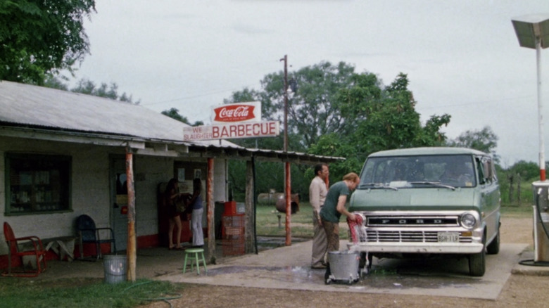 Pa's barbecue stand