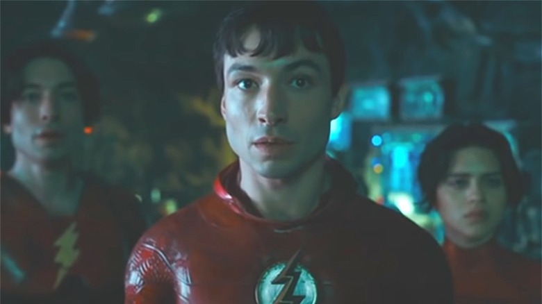 The Flash, another Flash, and Supergirl ask Batman for help 