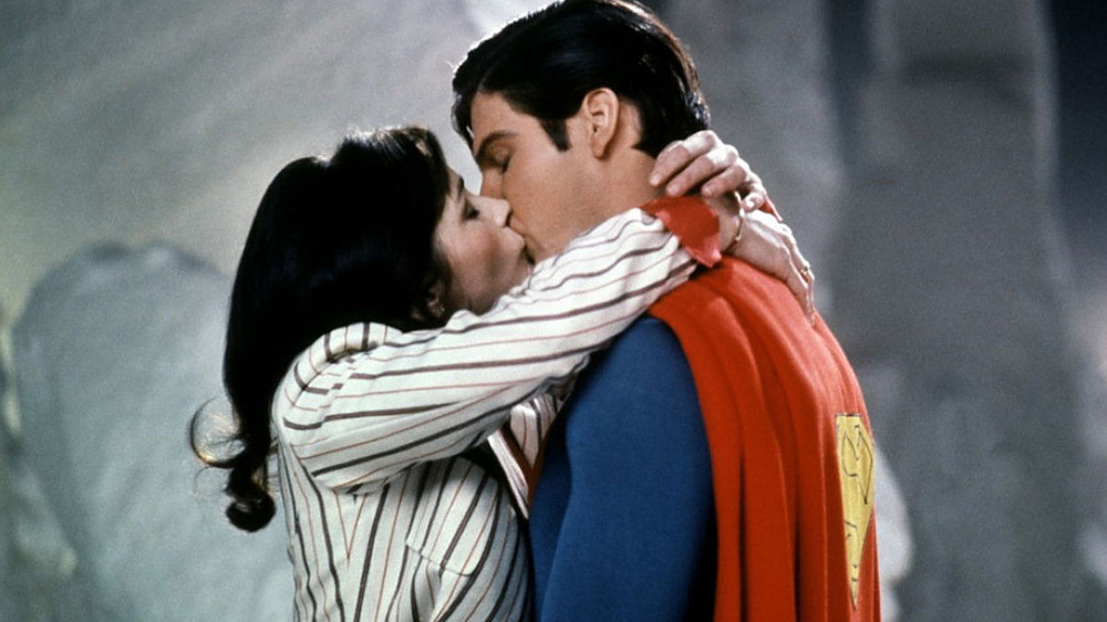 Superman kissing Lois Lane