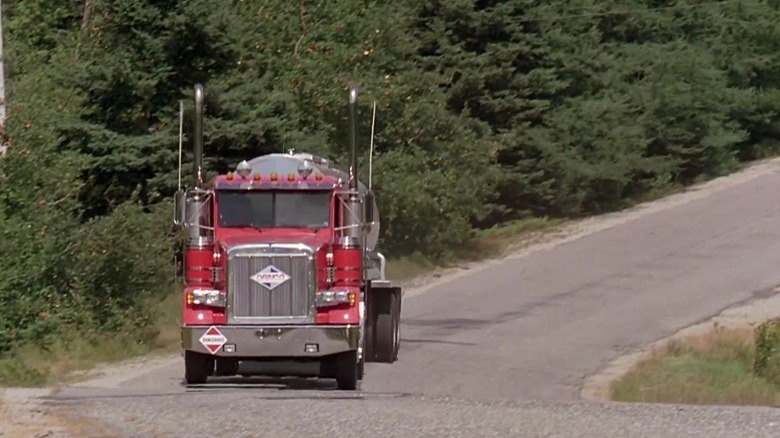 Semi truck in Pet Sematary