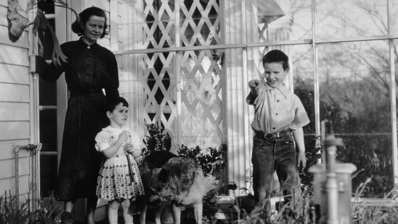 Oppenheimer's family in the garden