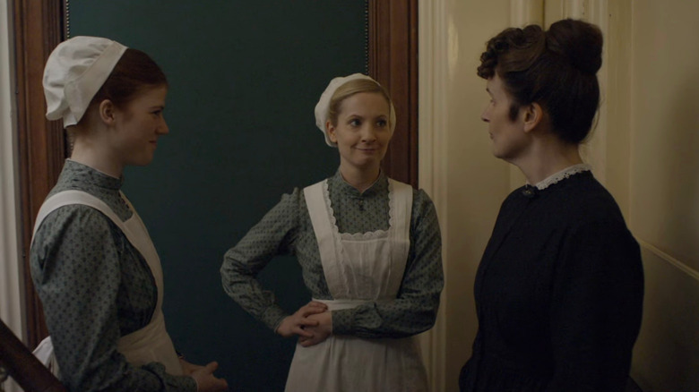 Servants gossiping in Downton Abbey