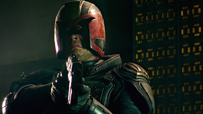 Dredd aims gun