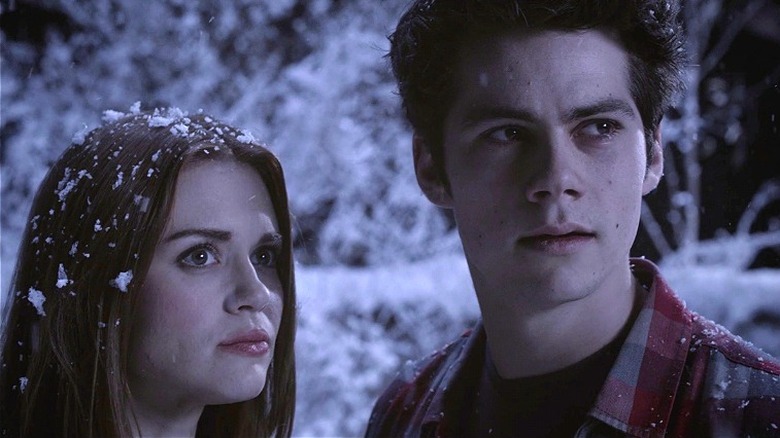 Stiles and Lydia standing together in the snow