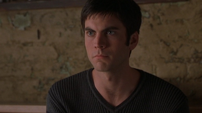 Wes Bentley stares right