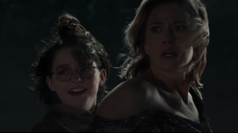 Carrie Coon and McKenna Grace in "Ghostbusters: Afterlife"