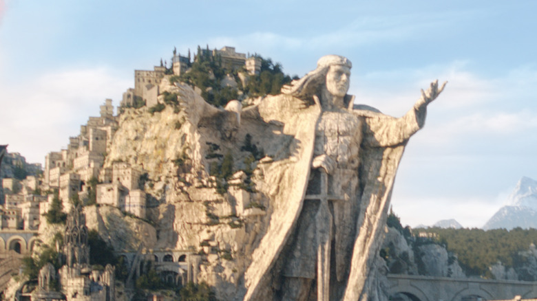 A statue of Elwing and Eärendil?