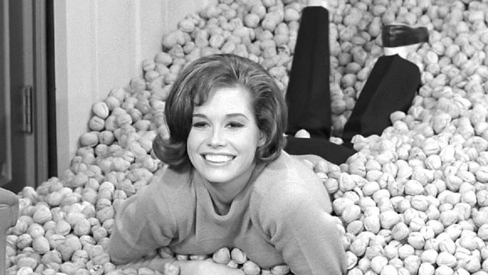 Mary Tyler Moore smiling