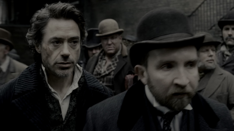 Eddie Marsan and Robert Downey Jr. in Sherlock Holmes