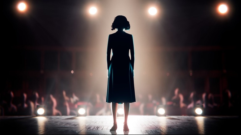 Animated Edith Piaf Onstage