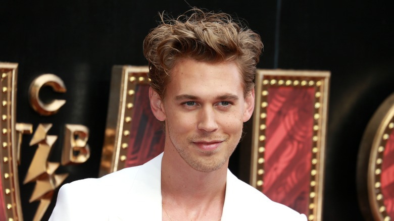 Austin Butler smiling