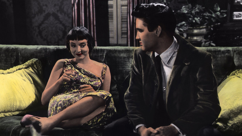 Elvis Presley, Carolyn Jones