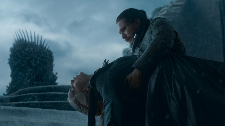 Jon Snow kills Daenerys