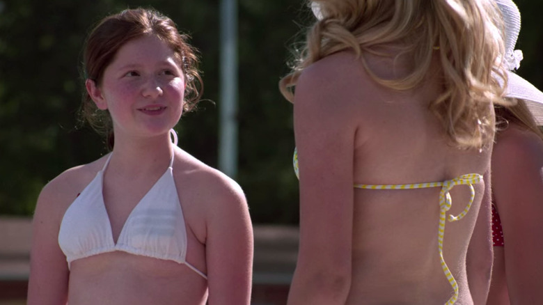 Emma Kenney as Debbie Gallagher smiling