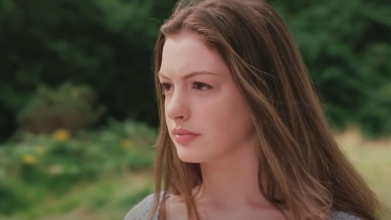 Anna Hathaway stern look