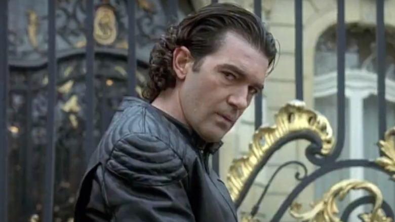 antonio banderas in leather jacket