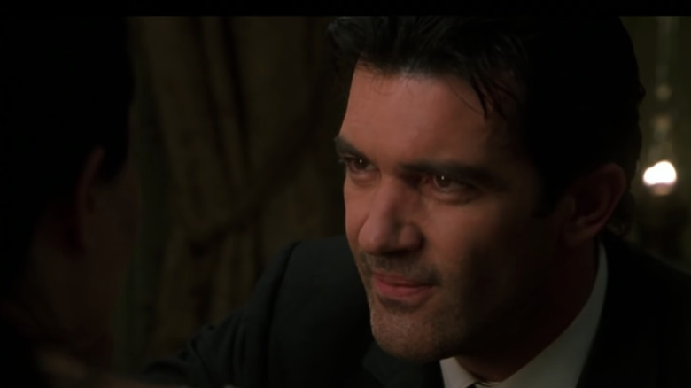 antonio banderas in dark room