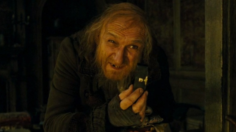 Ben Kingsley in scraggly makeup