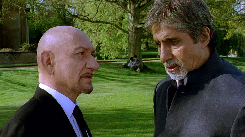 Ben Kingsley talking to Amitabh Bachchan