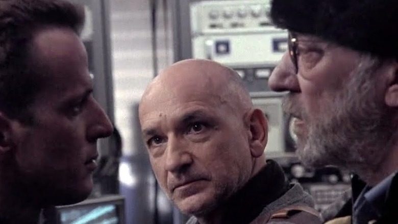 Aidan Quinn, Ben Kingsley, and Donald Sutherland talking