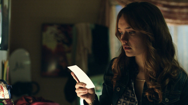 Olivia Cooke sleuthing