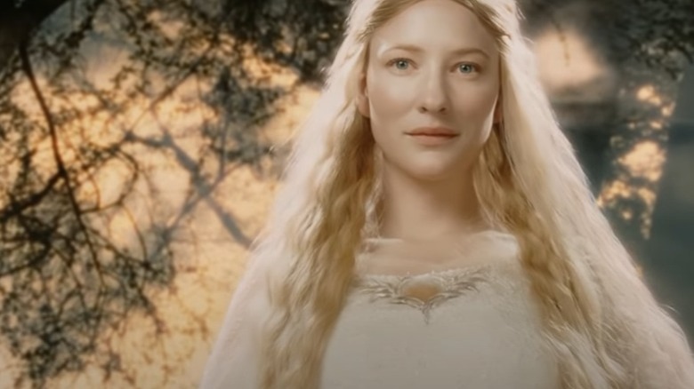 Galadriel surrounded by hazy glow