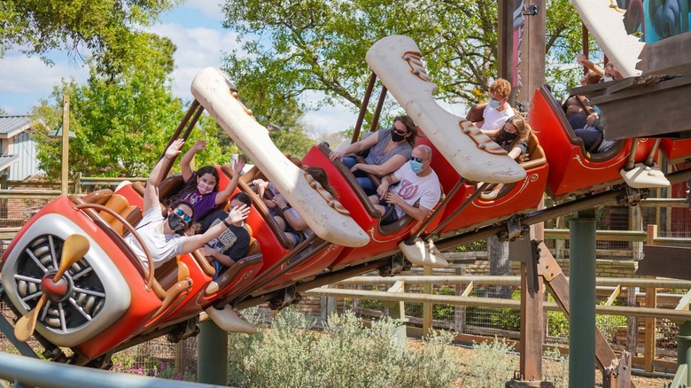 barnstormer hands up