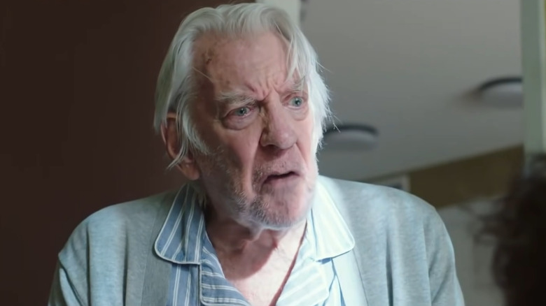 Donald Sutherland looking frantic and worn-out