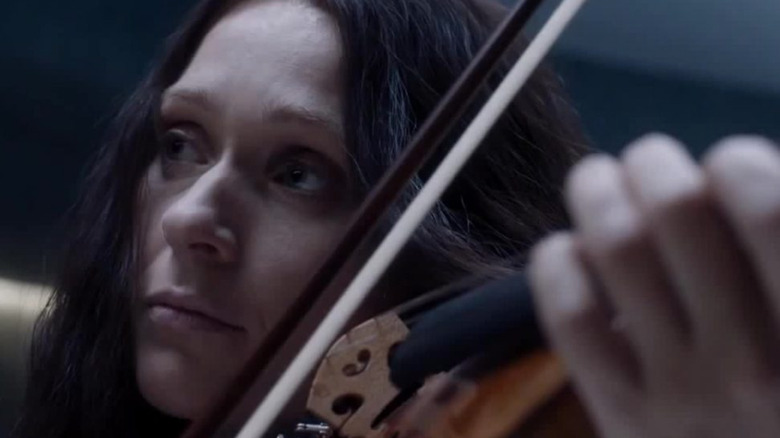 Eurus Holmes plays violin