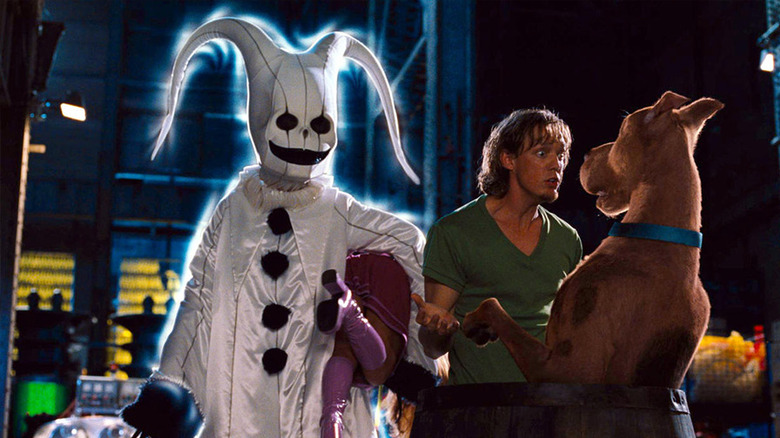 Scooby & Shaggy menaced by the Luna Ghost