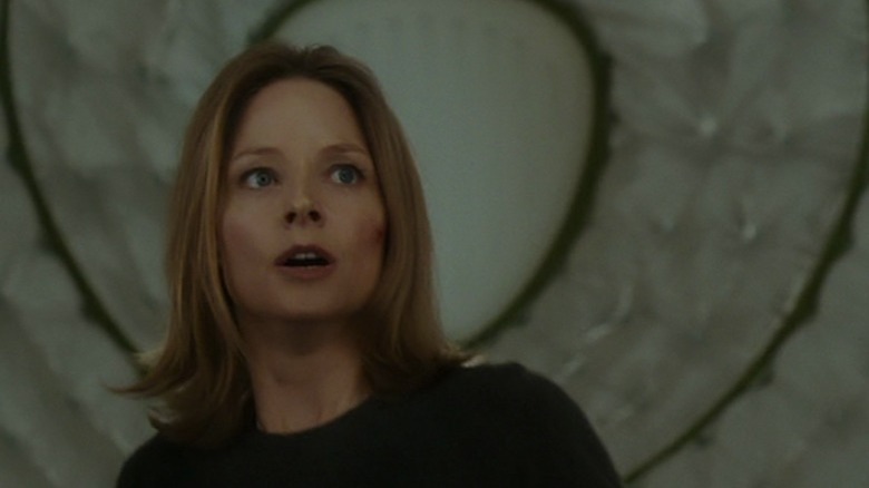 Jodie Foster about to leave a plane Flightplan