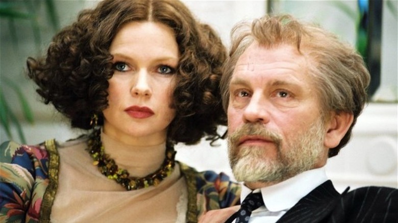 veronica ferres left, malkovich right/ klimt